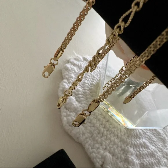 Yellow gold tone bracelets ~ lot of 3! - Picture 3 of 3